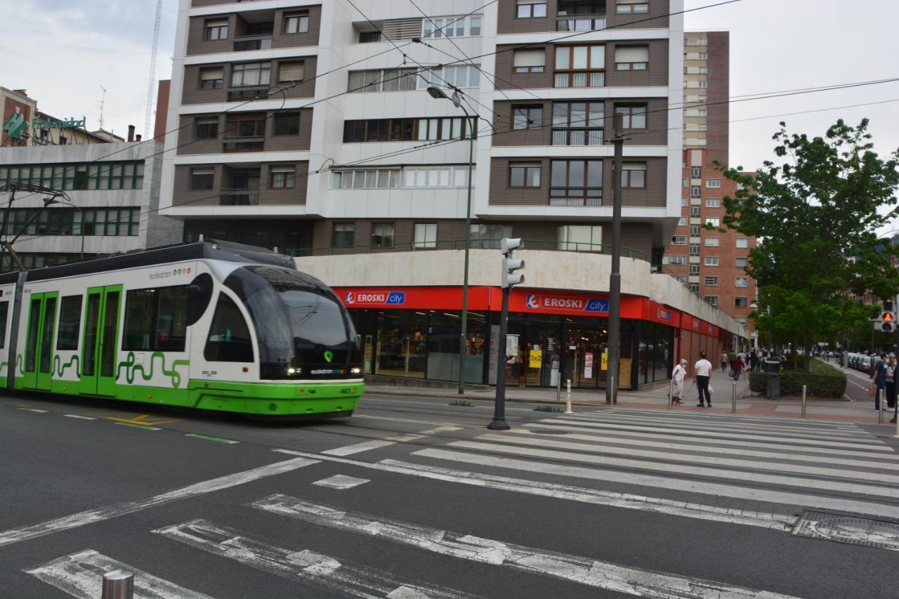 Superviews, Parking 24H Vigilado Incluido Y Netflix En Habitacion Independiente Con Bano Privado En Apartamento Particular, Francais&English Bilbao Exteriör bild