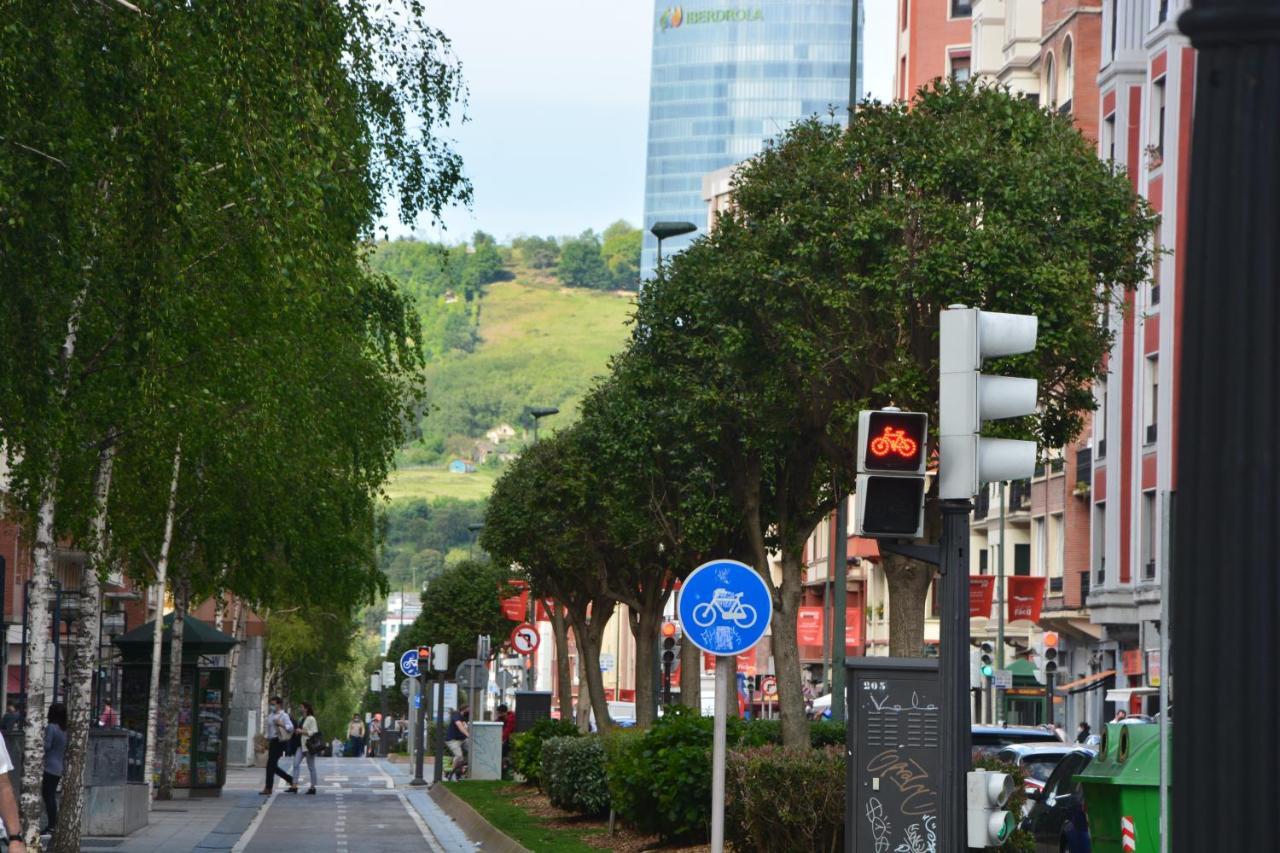 Superviews, Parking 24H Vigilado Incluido Y Netflix En Habitacion Independiente Con Bano Privado En Apartamento Particular, Francais&English Bilbao Exteriör bild